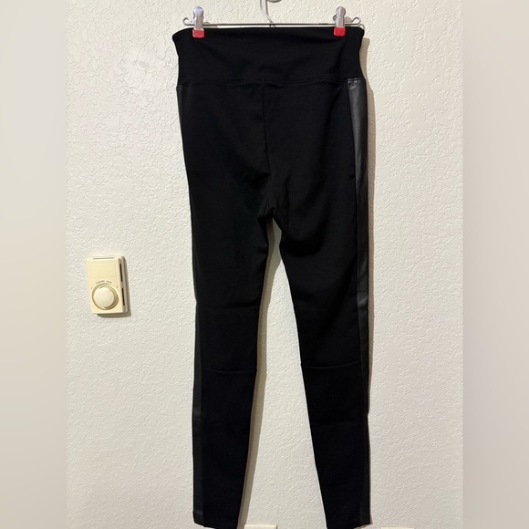 Assets NWT Black Leggings Red Label Size Large - Picture 2 of 5